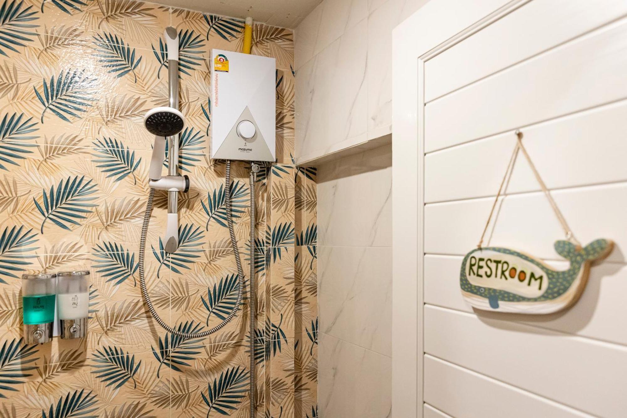 Sweett Lemon Hostel Patong Buitenkant foto
