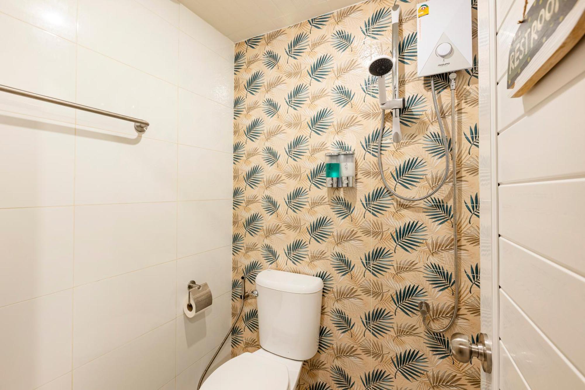 Sweett Lemon Hostel Patong Buitenkant foto